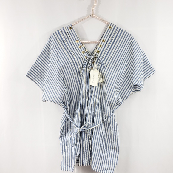 ✔ Mes Demoiselles Creative Pintucked Grommet Blouse - Picture 3 of 8